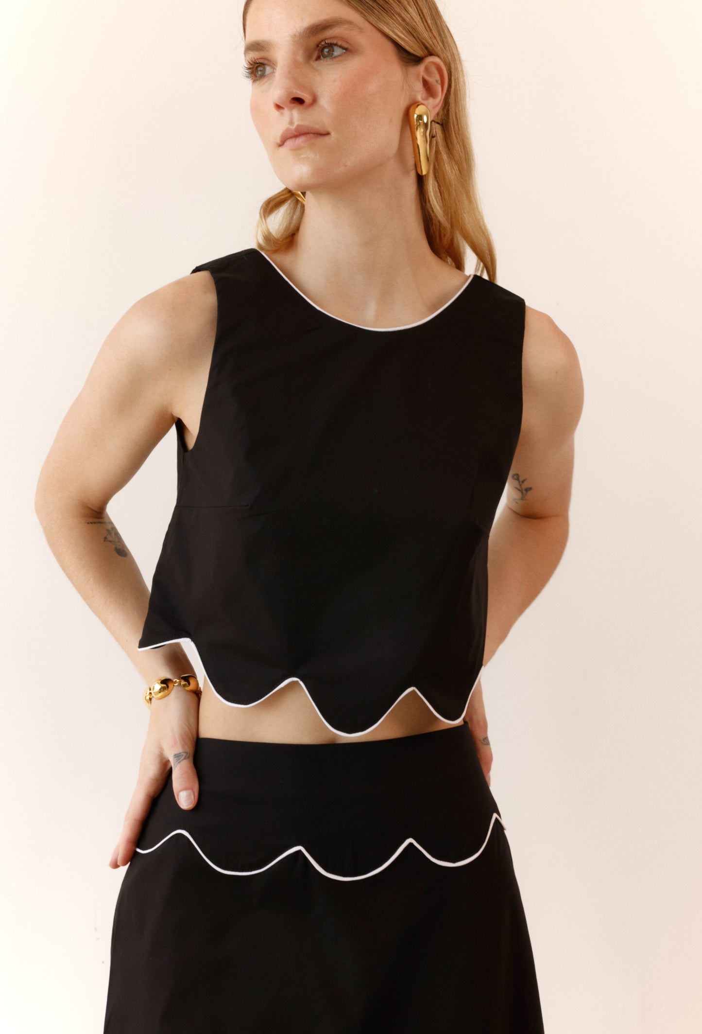 BLUSA ALMENDRA NEGRO