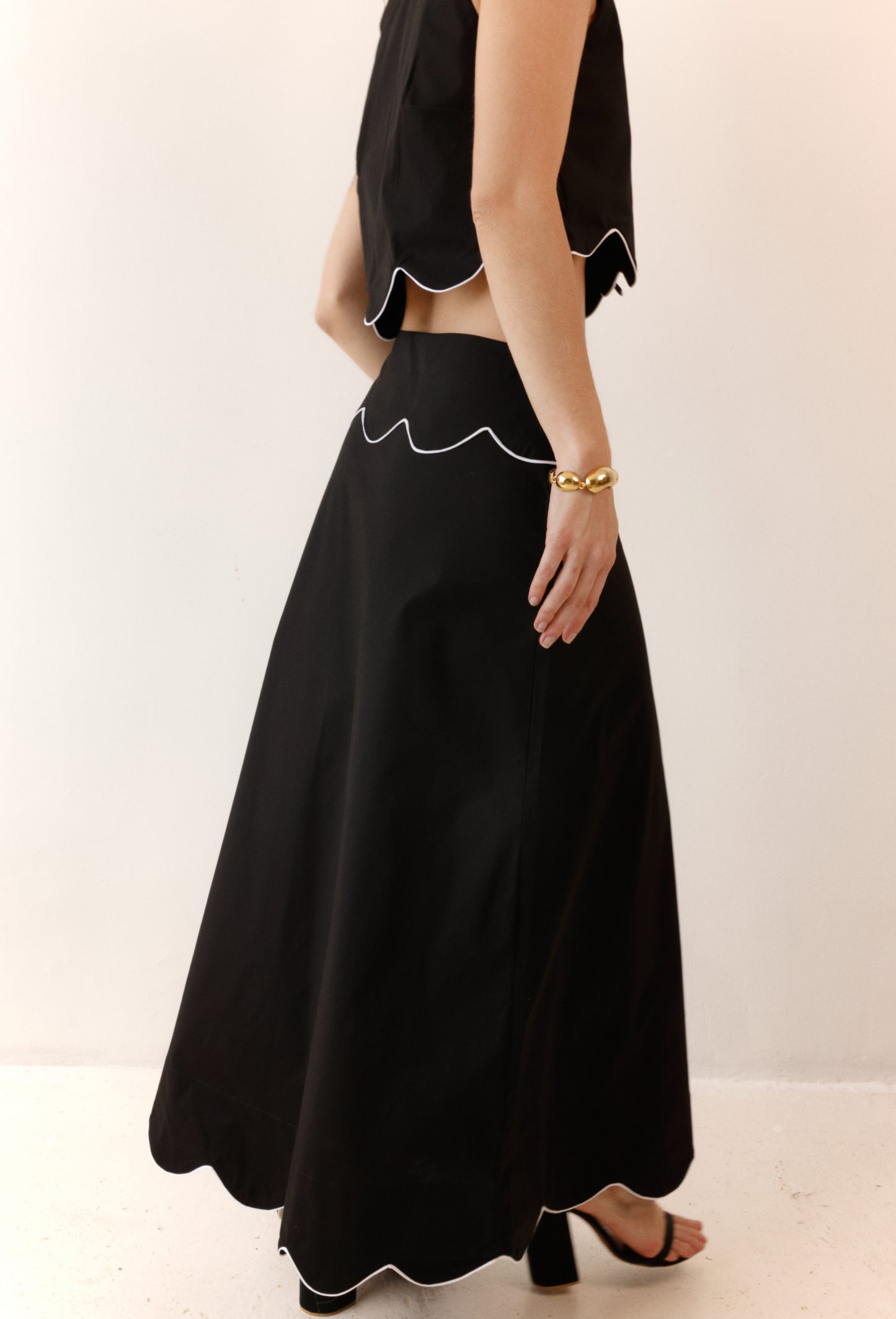 BLUSA ALMENDRA NEGRO