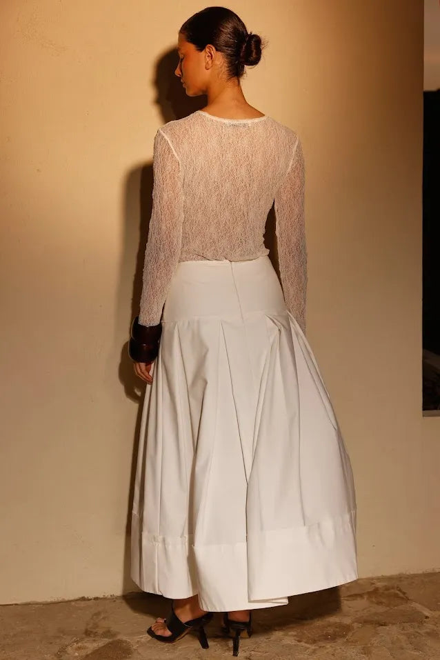 falda-larga-blanca-mandawa-mujer-elegante