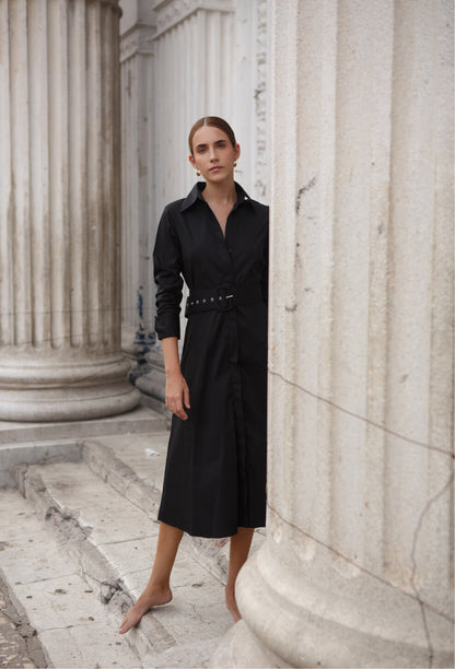 vestido-negro -popelina -mujer elegante