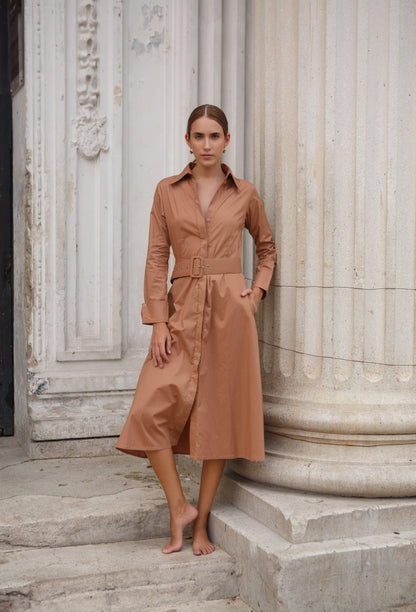 vestido -camel- popelina -mujer elegante