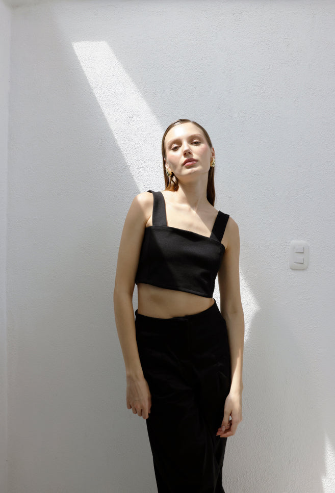 CROP TOP MAR NEGRO