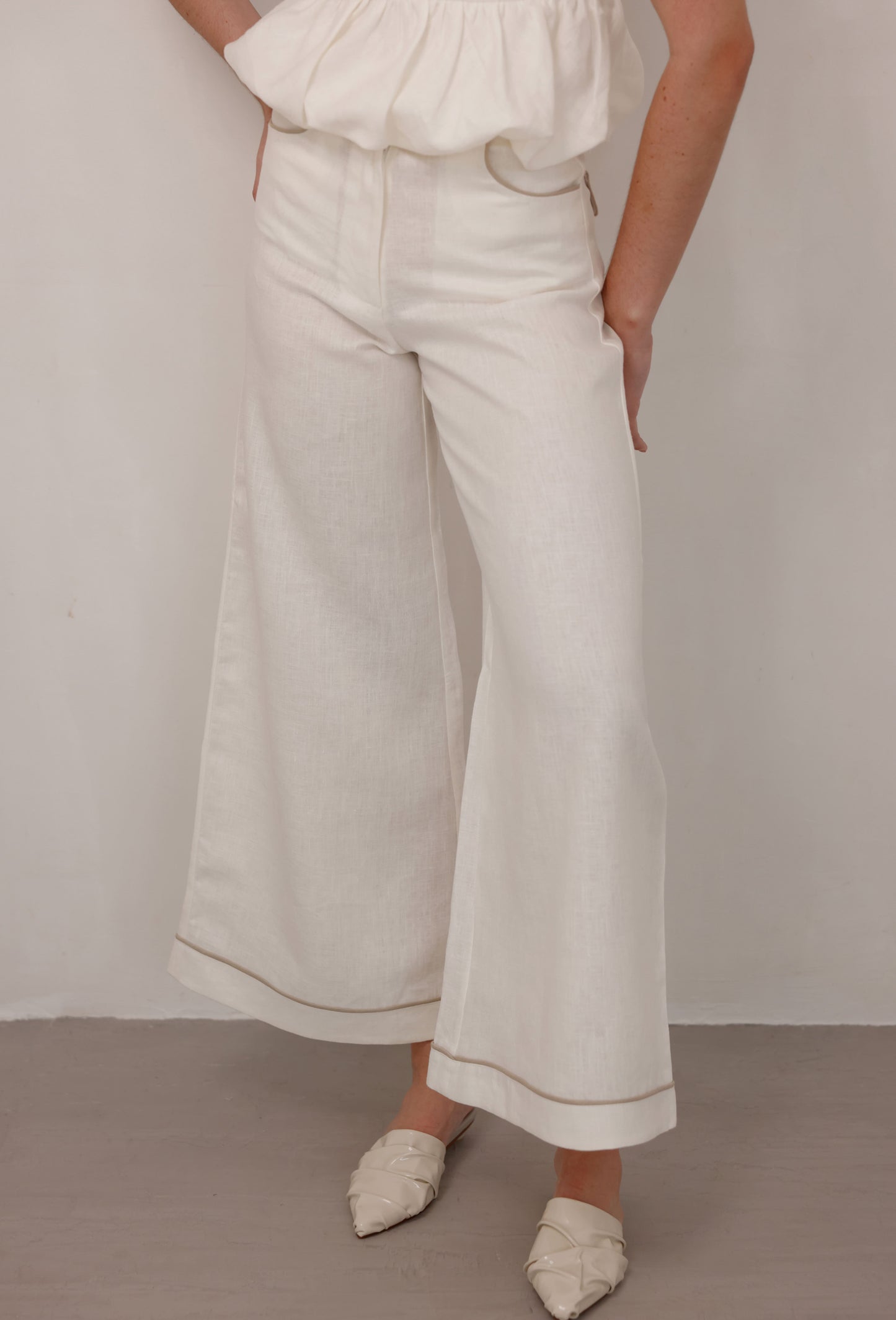 PANTALON ISIDORA LINO BLANCO BIES CAMEL