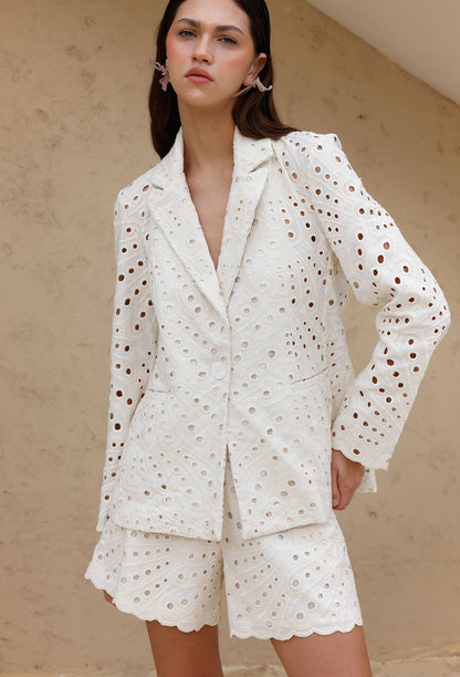 blazer-blanco-algodón-mujer-elegante