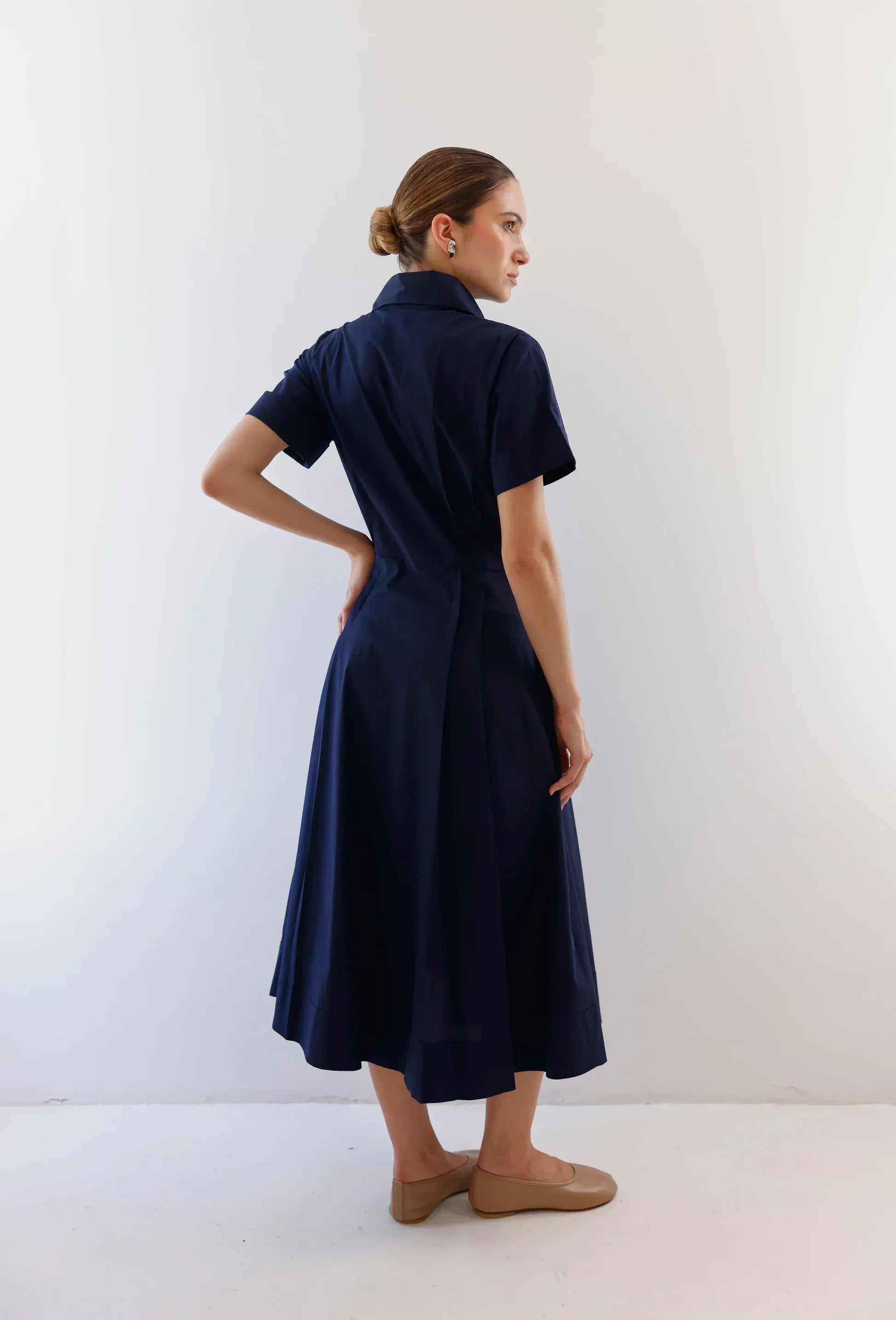 Vestido-Azul-Turqui-Camisero-Midi-Manga-Corta-Mujer